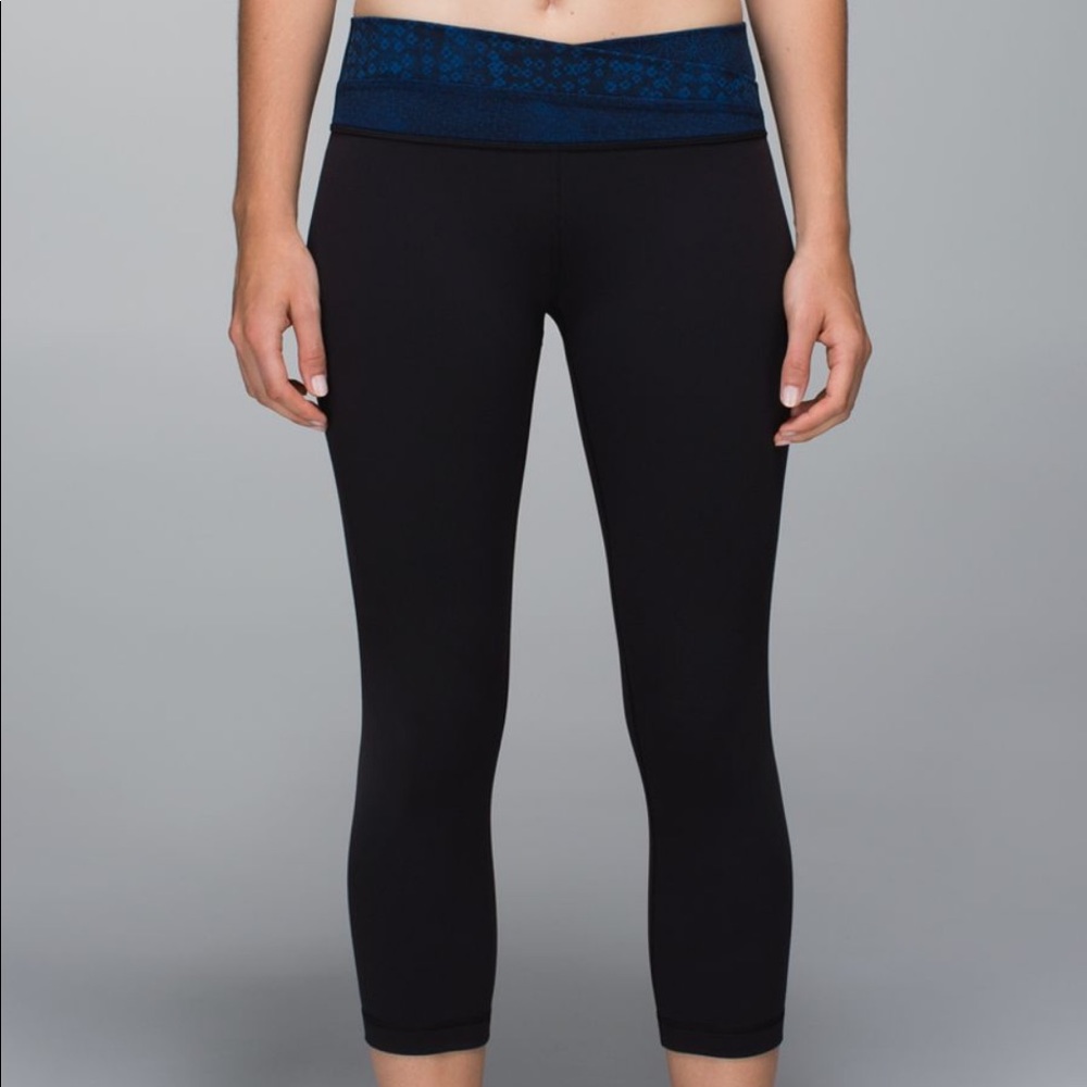LULULEMON Astro Crop 8